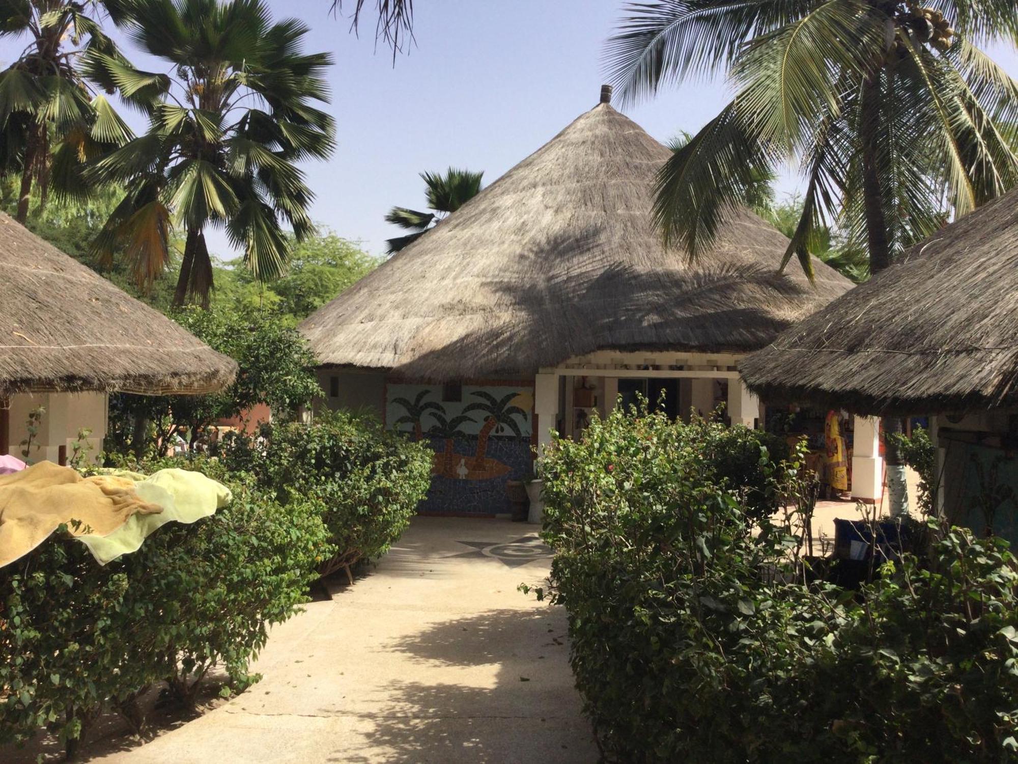 Ouoran Keur Des Pecheurs Chez Ivan المظهر الخارجي الصورة
